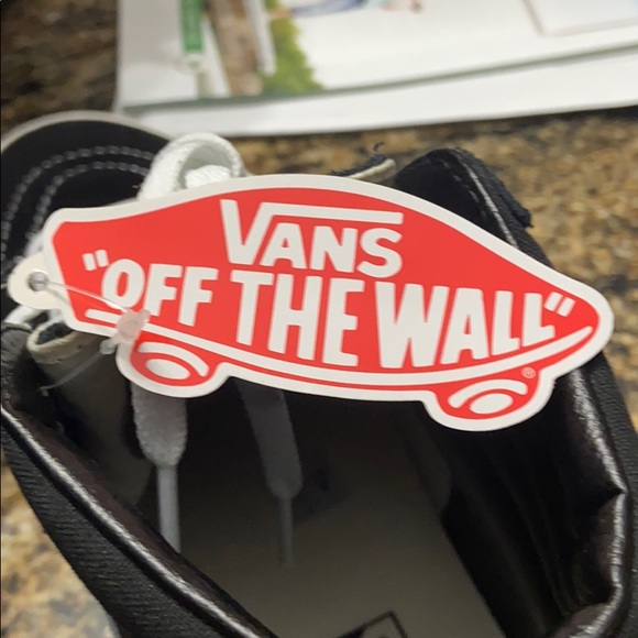 Vans - Picture 6 of 6